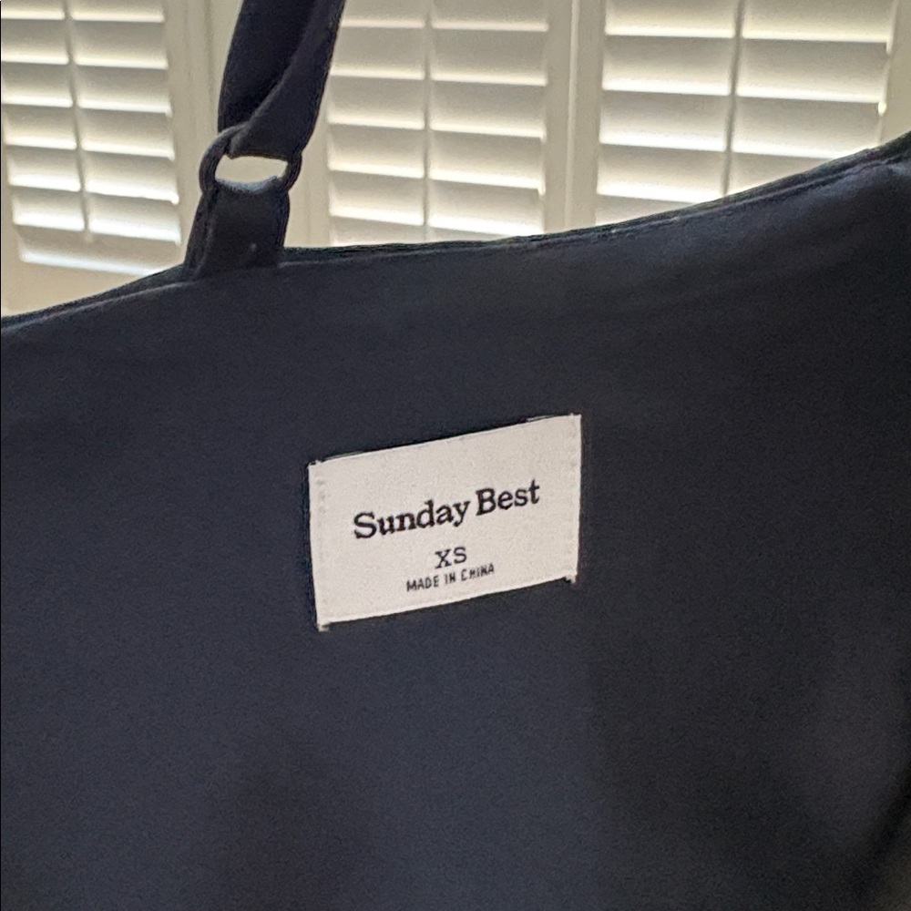 Aritzia Sunday Best Elektra Satin Camisole Toe Back Navy Size XS - Picture 7 of 7
